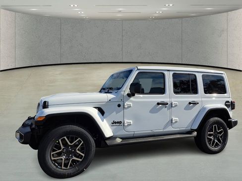 New 2026 Jeep Wrangler Sahara image 9