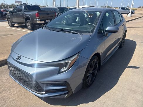Used 2023 Toyota Corolla SE FWD image 3