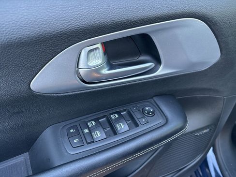 Used 2018 Chrysler Pacifica Touring-L Plus w/ Advanced Safetytec Group image 20