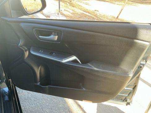 Used 2015 Toyota Camry SE image 14