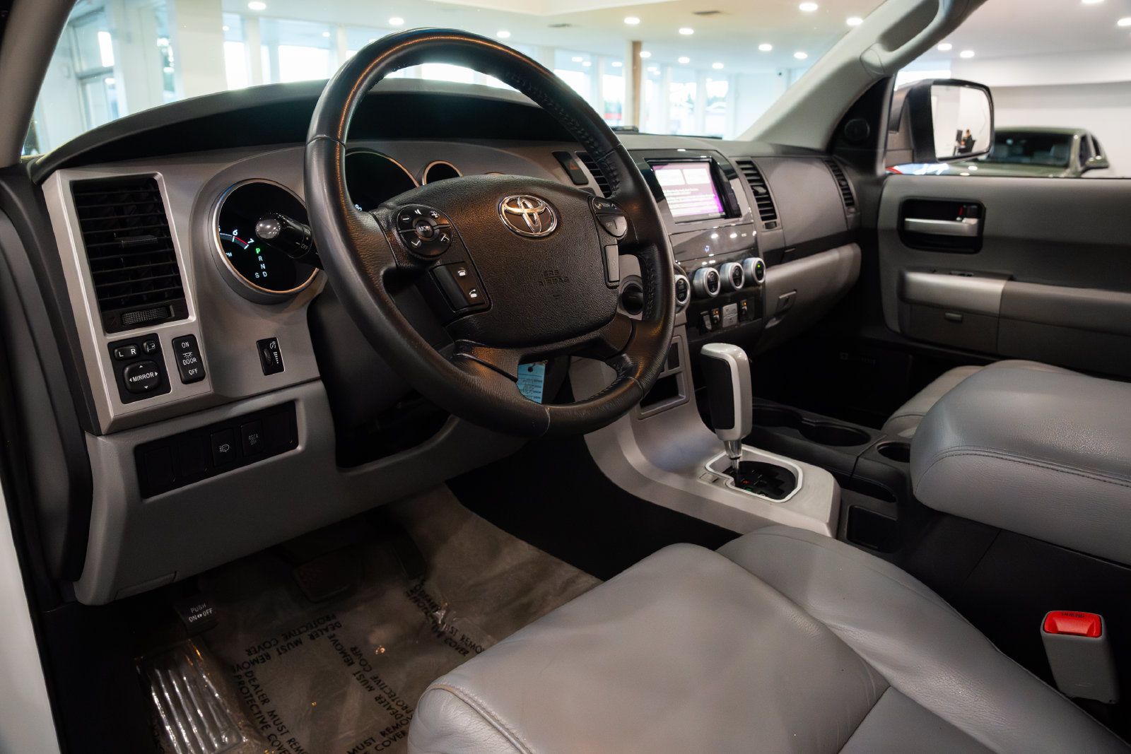 Used 2008 Toyota Sequoia Limited w/ Cold Area Pkg AWD/4WD image 18