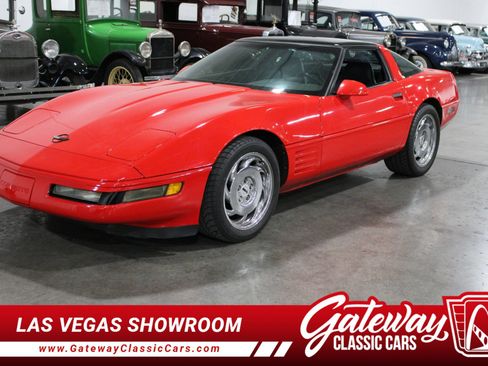 Used 1994 Chevrolet Corvette Coupe image 2