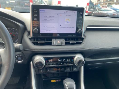 Used 2022 Toyota RAV4 XLE Premium FWD image 11