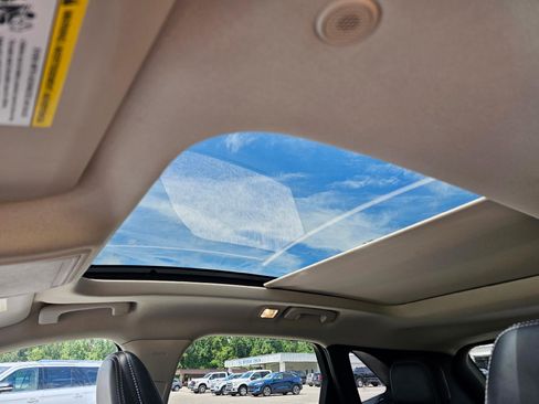 Used 2020 Ford Escape SEL image 13