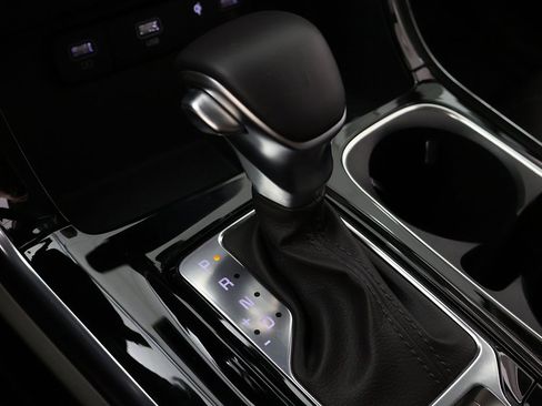 Used 2024 Kia Carnival EX image 55