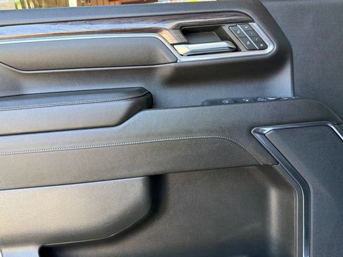 Used 2024 Chevrolet Silverado 2500 LTZ AWD/4WD image 12