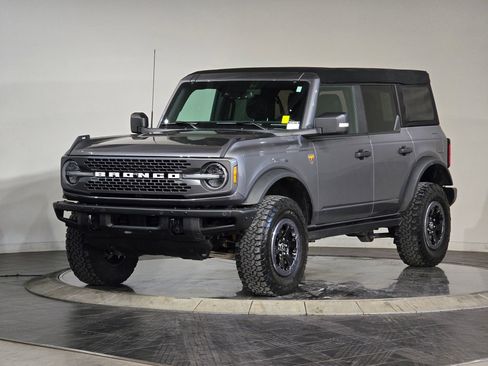 Used 2021 Ford Bronco Badlands image 6