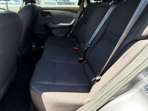 Used 2023 Nissan Rogue S FWD image 34