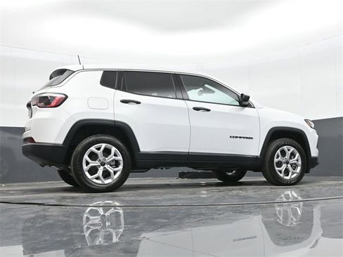 Used 2025 Jeep Compass Sport image 38