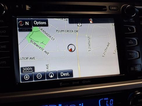 Used 2017 Toyota Highlander XLE AWD/4WD image 24
