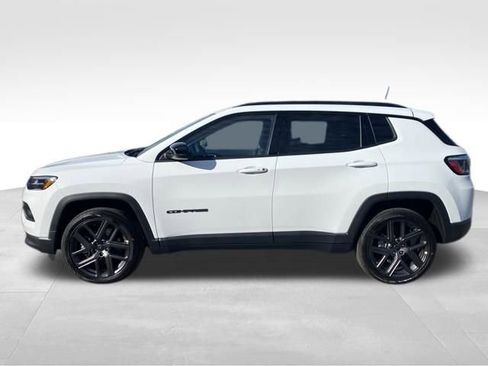 New 2026 Jeep Compass Latitude w/ Sun and Sound Group image 4