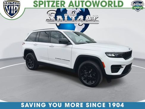 Used 2024 Jeep Grand Cherokee Altitude AWD/4WD image 2