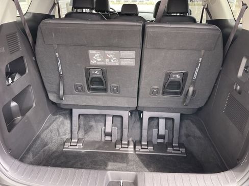 Used 2026 Kia Carnival FWD image 24