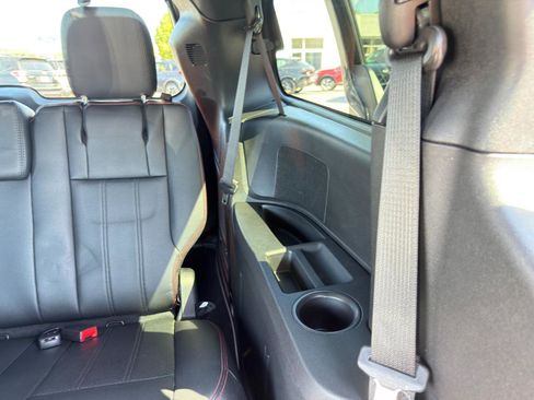 Used 2019 Dodge Grand Caravan GT w/ Safety Sphere Group FWD image 43