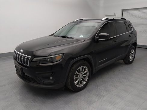 Used 2019 Jeep Cherokee Latitude Plus image 2