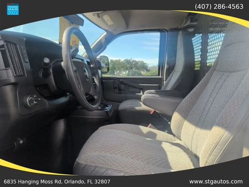 Used 2017 GMC Savana 2500 RWD image 12