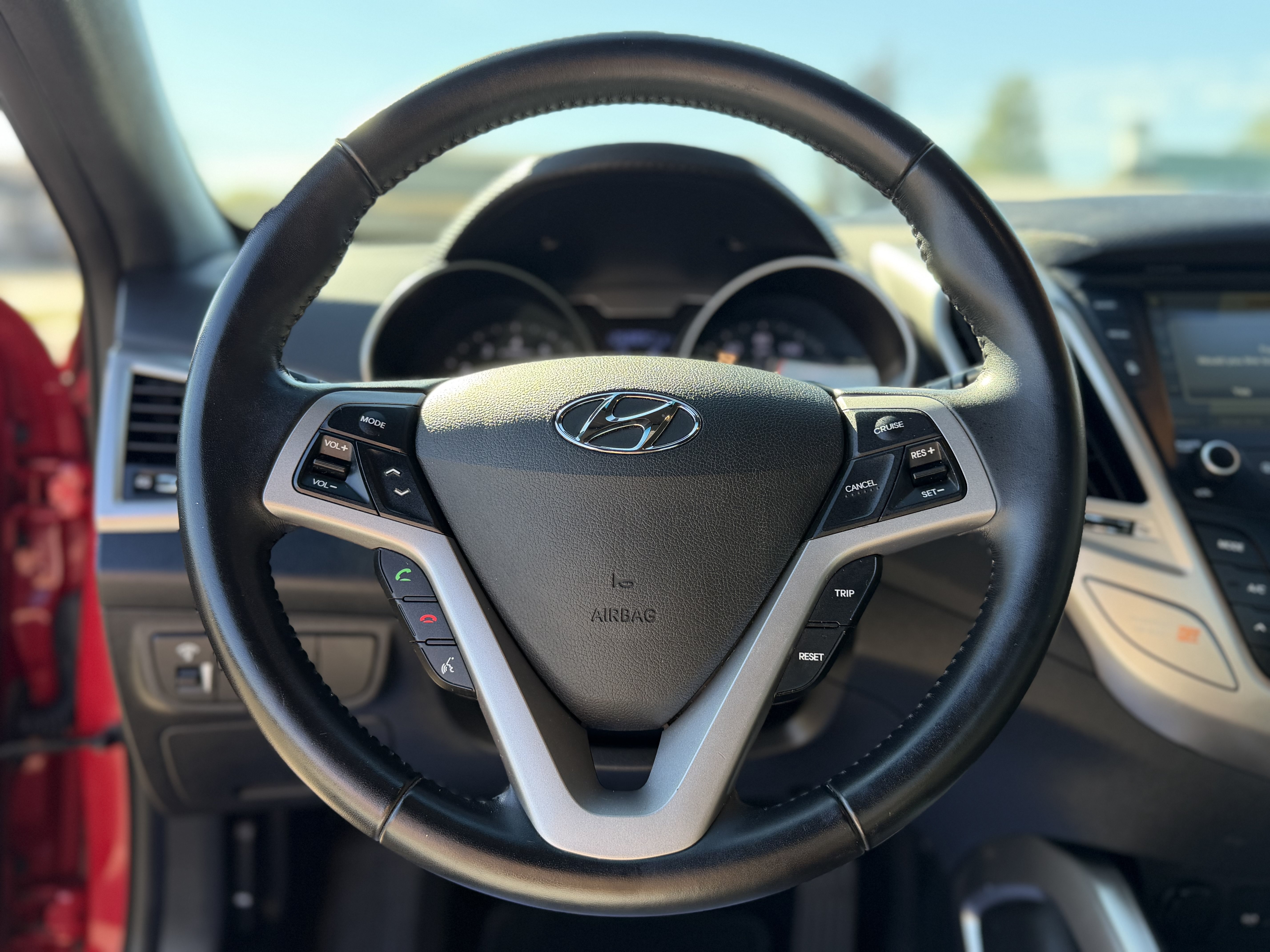 Used 2017 Hyundai Veloster Value Edition FWD image 9