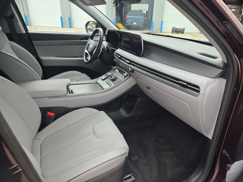 Used 2024 Hyundai Palisade SEL FWD image 25