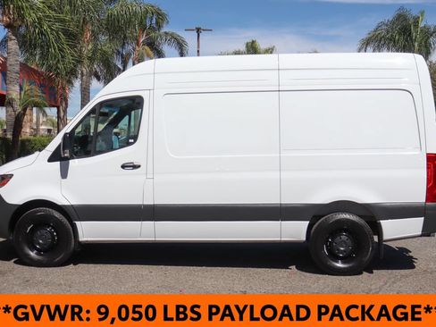 Used 2025 Mercedes-Benz Sprinter 2500 image 5