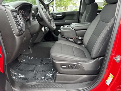 Used 2022 Chevrolet Silverado 1500 Custom w/ Safety Confidence Package AWD/4WD image 23