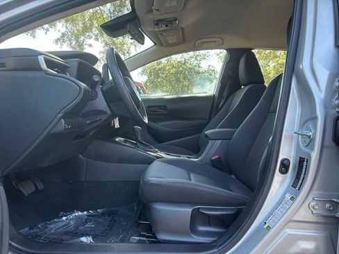 Used 2025 Toyota Corolla LE FWD image 24