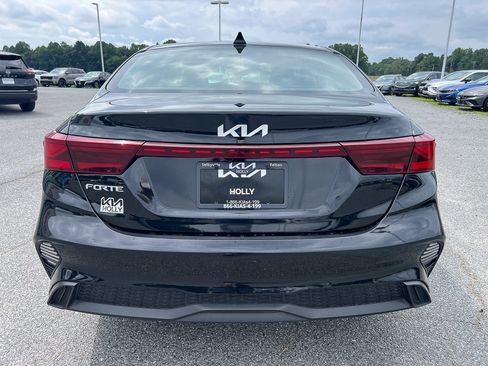 Used 2024 Kia Forte LXS FWD image 4