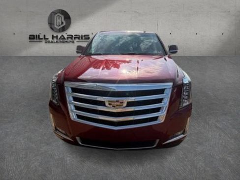 Used 2016 Cadillac Escalade Luxury AWD/4WD image 25
