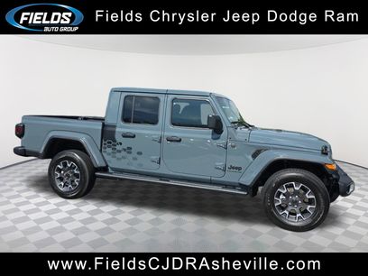 New 2025 Jeep Gladiator Sport w/ Premium Package