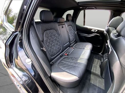 Used 2024 BMW X5 sDrive40i w/ M Sport Package RWD image 21