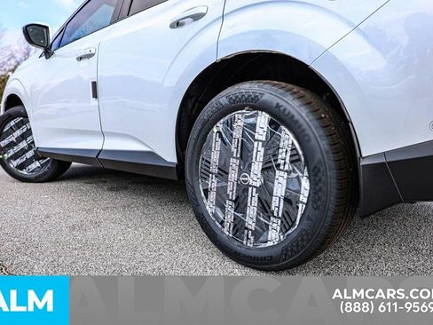 Certified 2025 Nissan Murano SV image 32