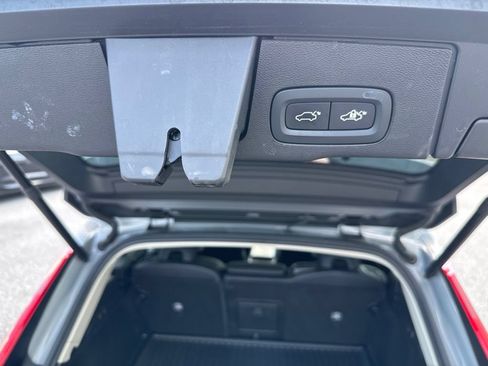 Used 2024 Volvo XC60 B5 Core w/ Protection Package Premier AWD/4WD image 11