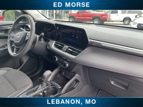 Certified 2025 Chevrolet TrailBlazer LT AWD/4WD image 25