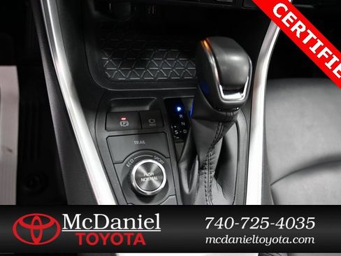 Used 2023 Toyota RAV4 XLE Premium image 19