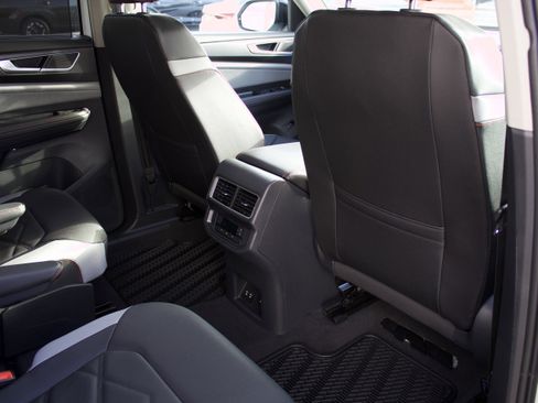 New 2026 Volkswagen Atlas Peak Edition image 32