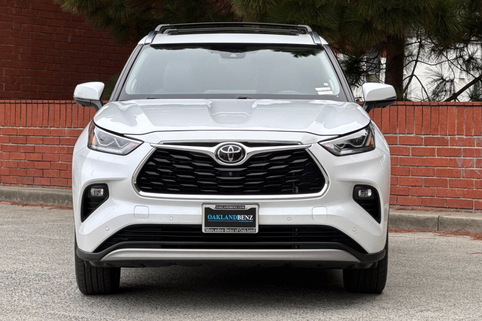 Used 2023 Toyota Highlander Platinum FWD image 9