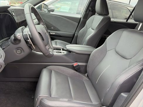 Used 2025 Lexus TX 350 AWD w/ Technology Package image 4