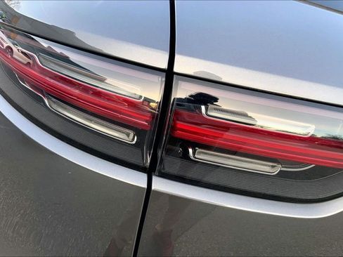 Used 2019 Porsche Cayenne image 28