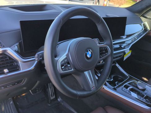 Certified 2026 BMW X7 xDrive40i w/ M Sport Package image 17