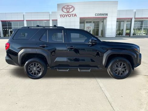 Used 2025 Toyota 4Runner SR5 AWD/4WD image 6