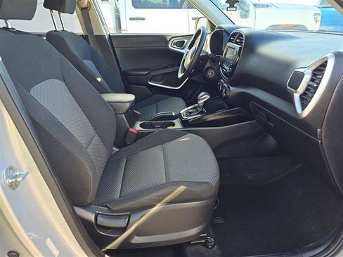 Used 2020 Kia Soul LX FWD image 10