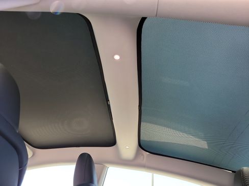 Used 2025 Tesla Model 3 Long Range RWD image 12