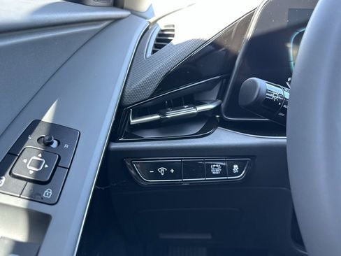 New 2026 Kia Niro EX image 28