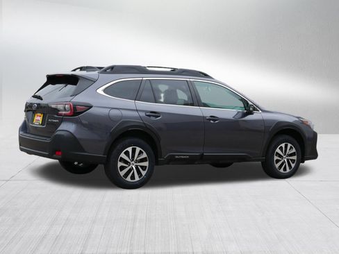 Used 2025 Subaru Outback Premium AWD/4WD image 7