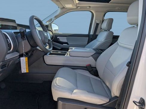 New 2025 Ford Expedition Active RWD image 12