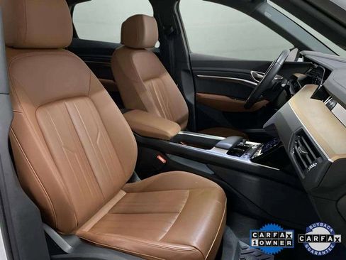 Used 2024 Audi Q8 e-tron Premium image 84