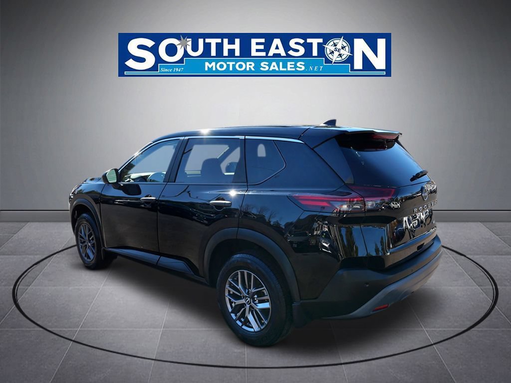 Used 2023 Nissan Rogue S AWD/4WD image 5