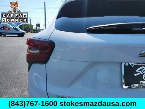 Used 2024 Chevrolet Trax LT w/ Sunroof Package FWD image 27