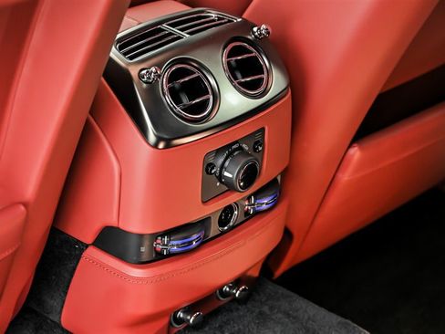 Used 2018 Rolls-Royce Ghost RWD image 23