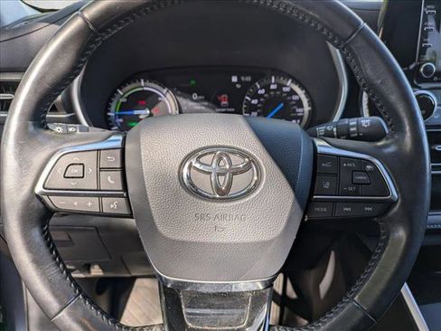 Used 2020 Toyota Highlander XLE image 15