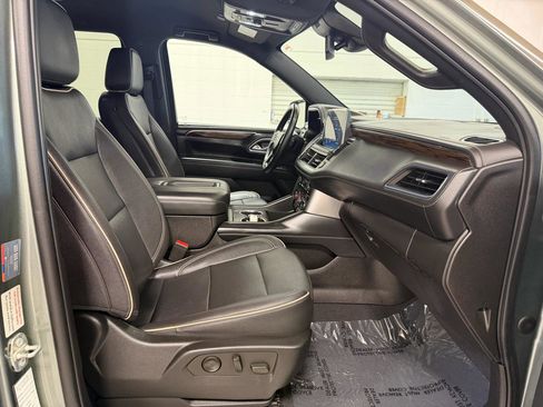 Used 2023 Chevrolet Suburban Premier RWD image 28